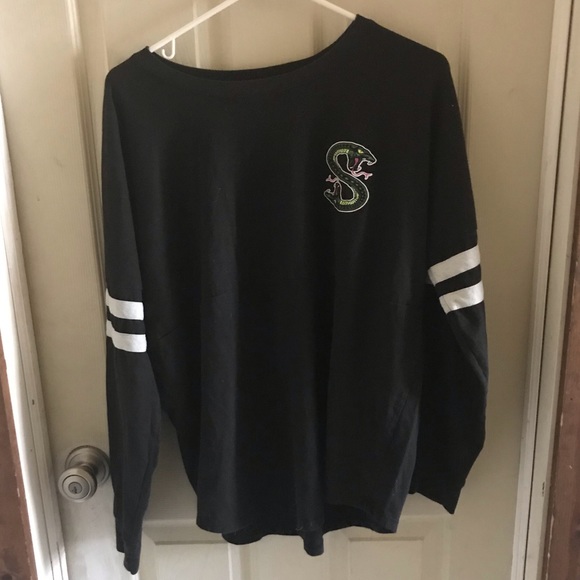Hot Topic Tops - Riverdale tee Hot Topic Tops - Riverdale tee
